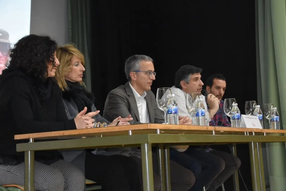 Testimonio de las víctimas del terrorismo en el IES Mateo Hernández, memoria viva para...