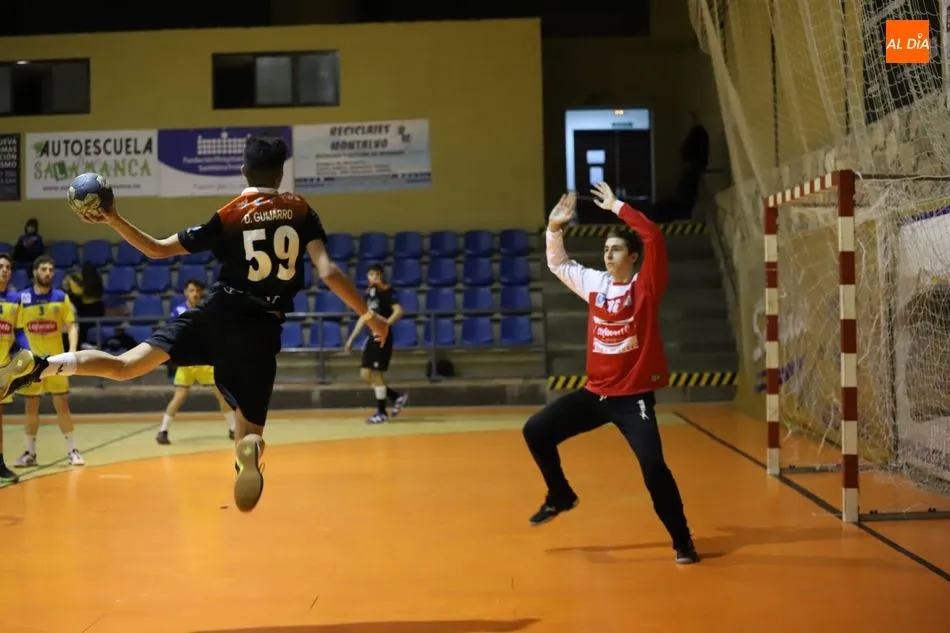 Un partido anterior del BM Salamanca en casa