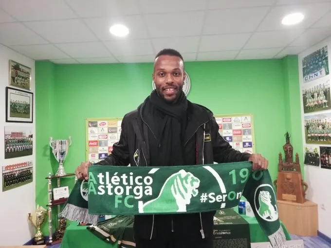 Jordan, con una bufanda del Astorga