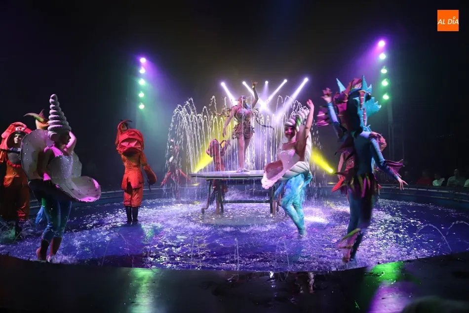 Foto 3 - M&uacute;sica, luces y m&aacute;s de cuarenta artistas para encandilar al p&uacute;blico con el Circo sobre Agua  