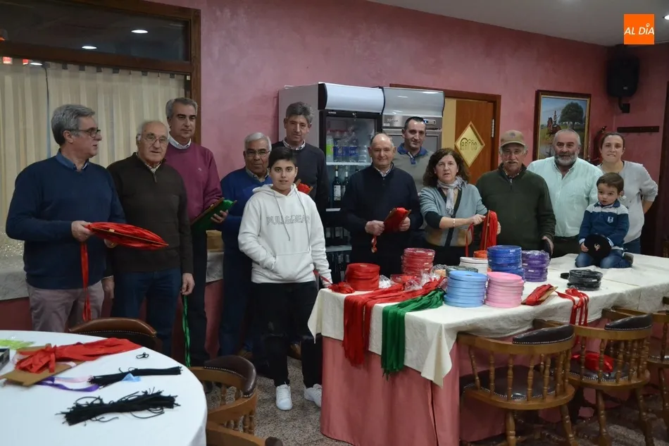 Foto 6 - Preparadas 16.500 gargantillas para San Blas, que tendr&aacute; como novedad una actuaci&oacute;n musical  