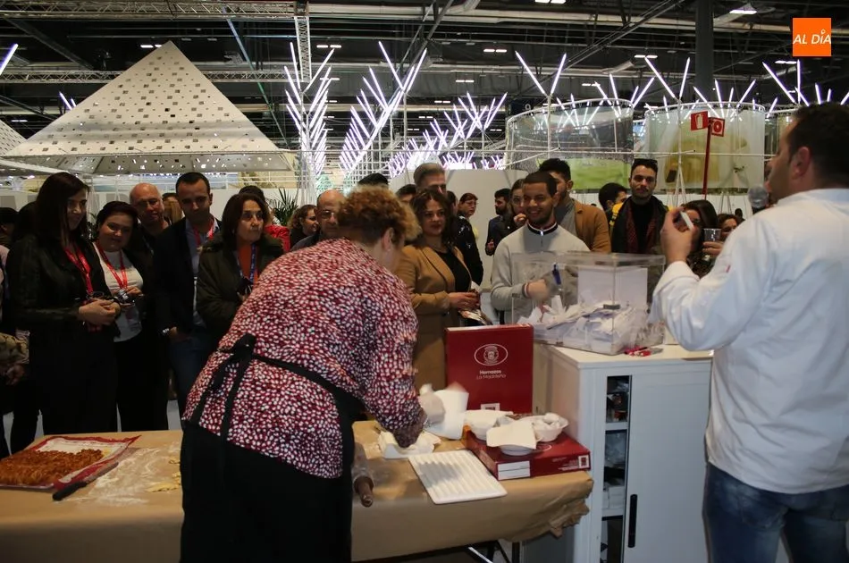 Foto 2 - La Madrile&ntilde;a, De la Santa y Venecia protagonizan la mayor degustaci&oacute;n gastron&oacute;mica albense en...