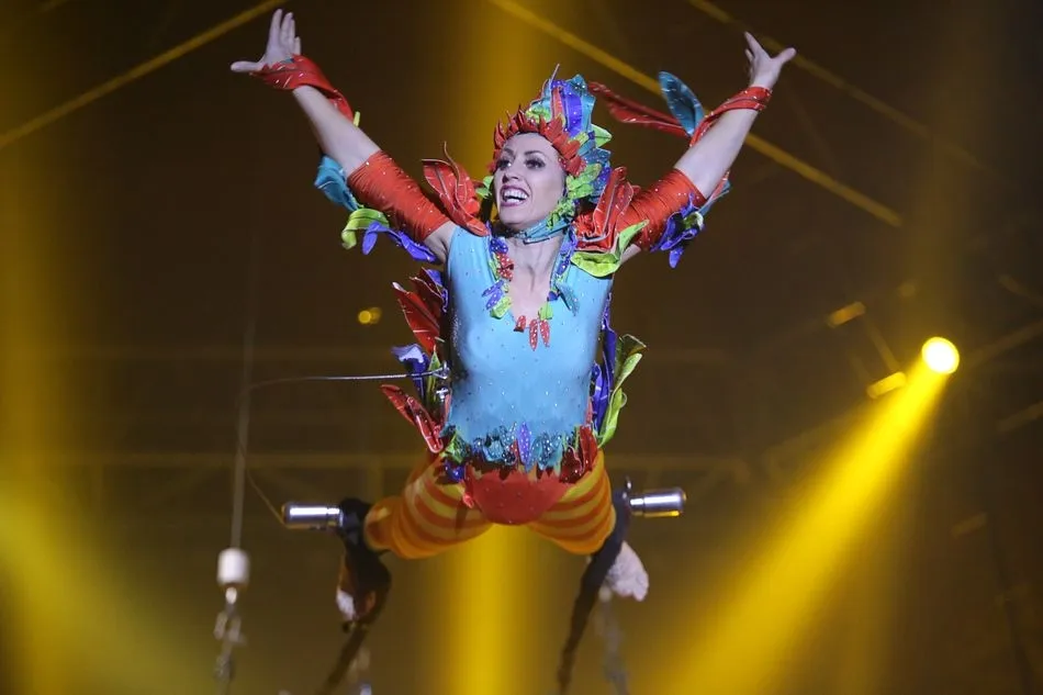 Foto 3 - Gran espect&aacute;culo del Circo del agua en el Centro Comerical El Tormes