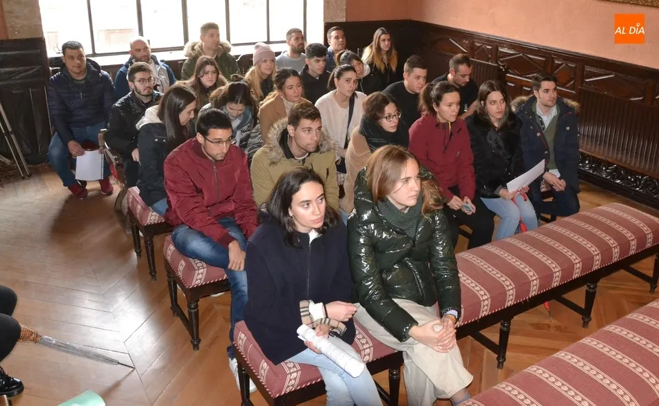 Las peñas de las casetas del Paseo Fernando Arrabal exponen sus demandas al Ayuntamiento  