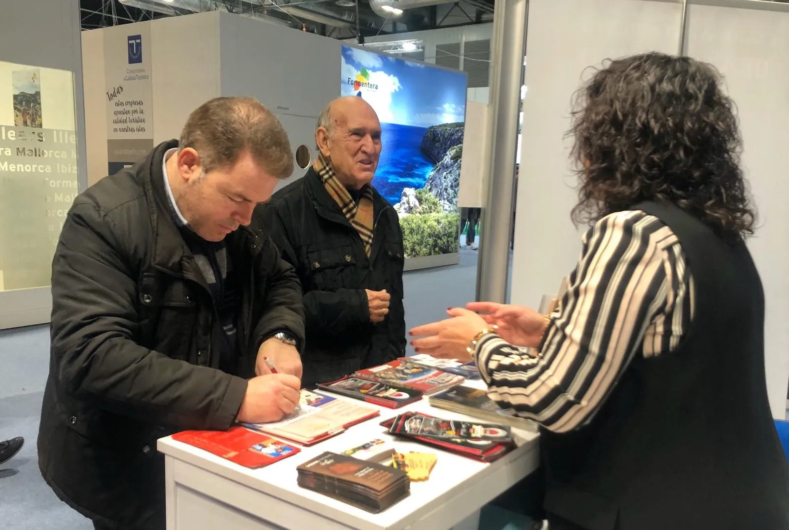 Foto 4 - El stand de Vitigudino abre sus puertas al p&uacute;blico en general tras el paso de los profesionales  