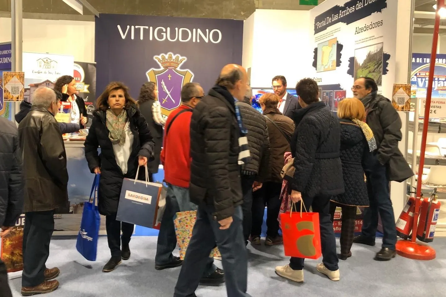 Foto 3 - El stand de Vitigudino abre sus puertas al p&uacute;blico en general tras el paso de los profesionales  