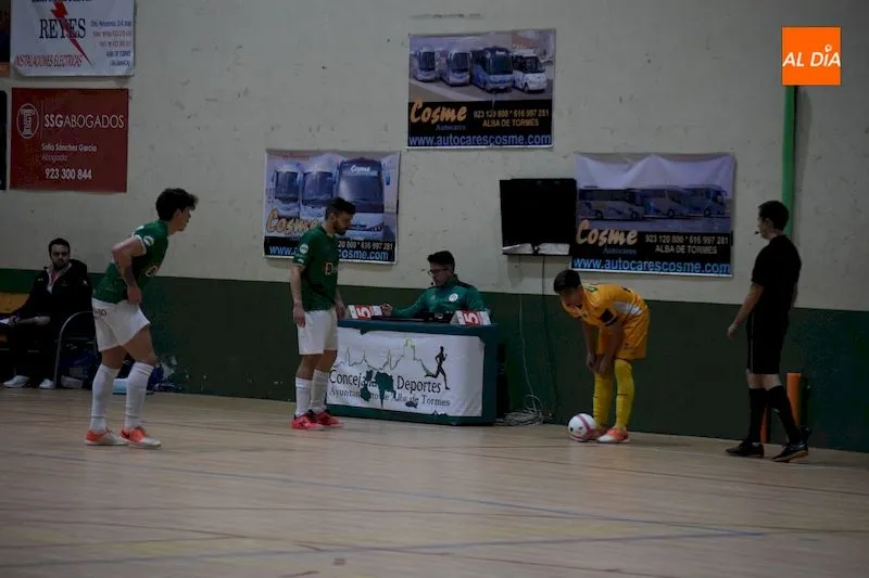 Foto 8 - Un gran Piensos Dur&aacute;n Albense hace morder la lona al &lsquo;todopoderoso&rsquo; Benavente (4-3)