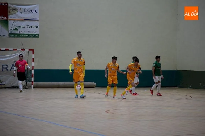 Foto 6 - Un gran Piensos Dur&aacute;n Albense hace morder la lona al &lsquo;todopoderoso&rsquo; Benavente (4-3)