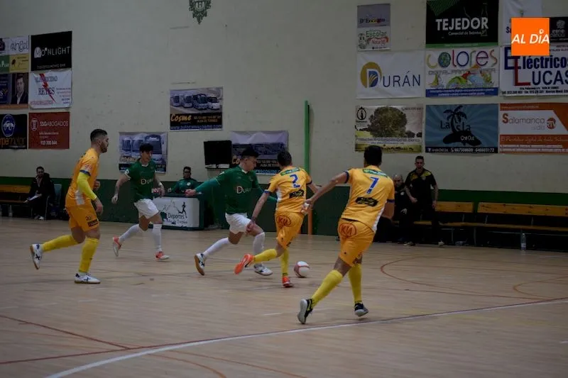Foto 4 - Un gran Piensos Dur&aacute;n Albense hace morder la lona al &lsquo;todopoderoso&rsquo; Benavente (4-3)