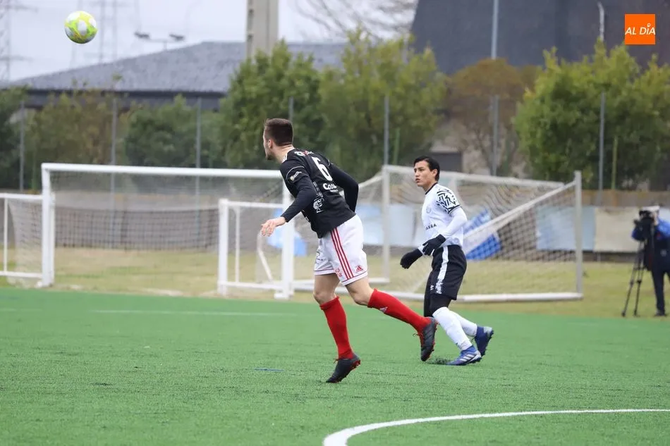 Foto 10 - Insuficiente reacci&oacute;n del Salamanca B para puntuar frente al Bupolsa (1-2)