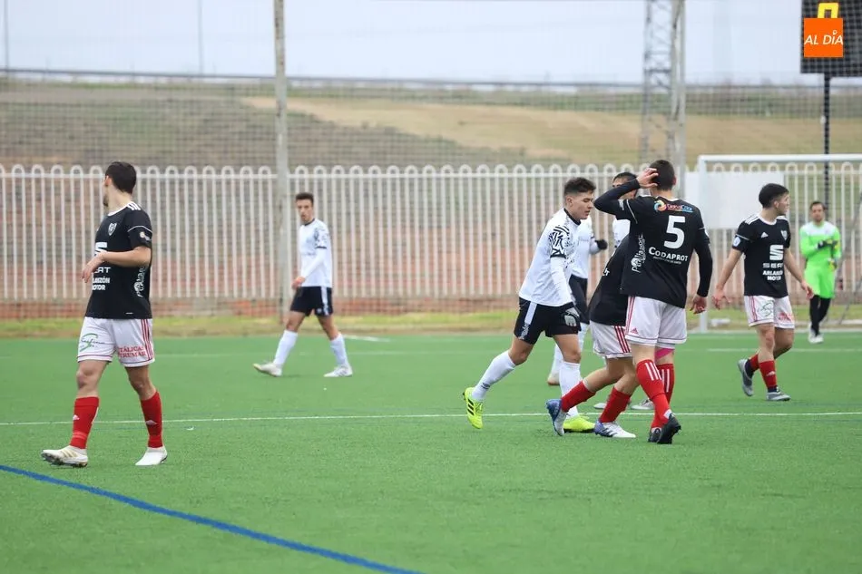 Foto 6 - Insuficiente reacci&oacute;n del Salamanca B para puntuar frente al Bupolsa (1-2)