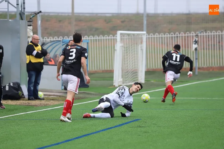 Foto 5 - Insuficiente reacci&oacute;n del Salamanca B para puntuar frente al Bupolsa (1-2)