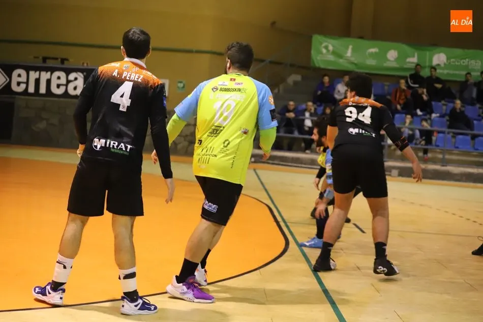 Foto 4 - Derrota para el BM Salamanca en su regreso al R&iacute;o Tormes (28-32)
