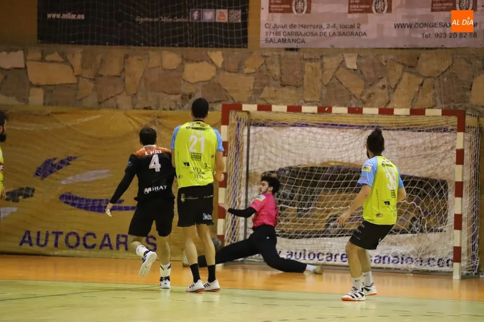Foto 9 - Derrota para el BM Salamanca en su regreso al R&iacute;o Tormes (28-32)
