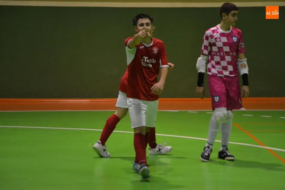 Foto 8 - #M [25|26 ENE] El III Cadete A se queda sin la victoria en el derby ante el FS Salamanca a falta de ...