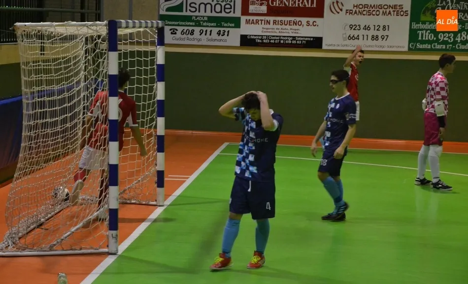 Foto 9 - #M [25|26 ENE] El III Cadete A se queda sin la victoria en el derby ante el FS Salamanca a falta de ...