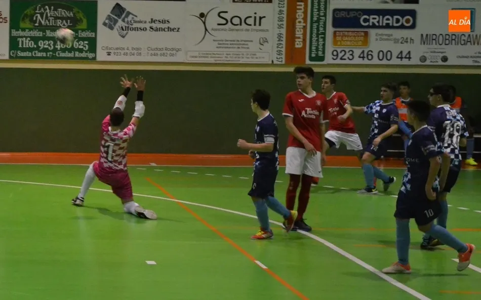 Foto 3 - #M [25|26 ENE] El III Cadete A se queda sin la victoria en el derby ante el FS Salamanca a falta de ...