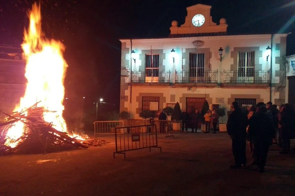 Foto 7 - La &lsquo;engualera&rsquo; libra de los males a Cip&eacute;rez  