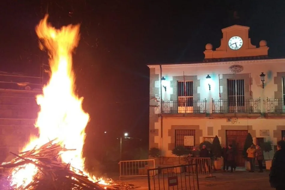 Foto 5 - La &lsquo;engualera&rsquo; libra de los males a Cip&eacute;rez  