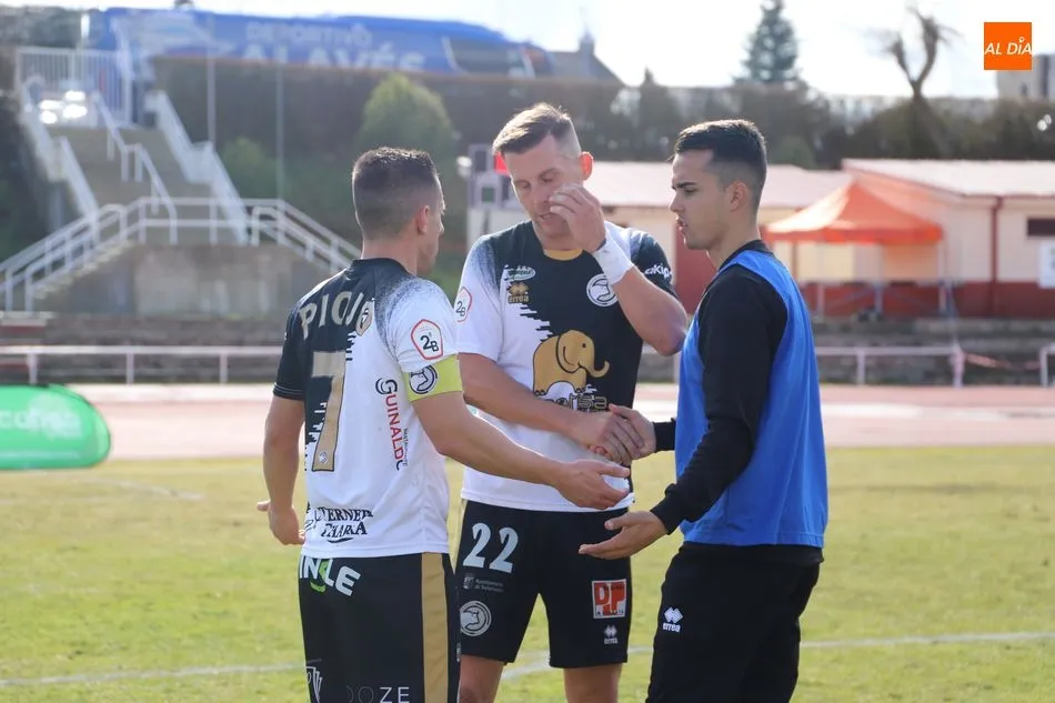 Foto 6 - Unionistas sigue tocado por la varita m&aacute;gica y remonta ante el Alav&eacute;s &lsquo;B&rsquo; en un partido de...