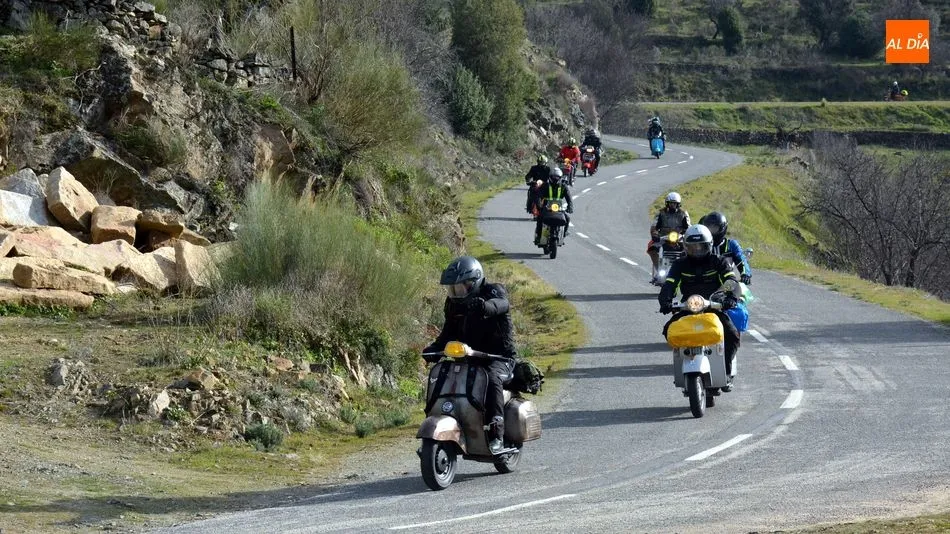 Foto 11 - La &lsquo;Vespa CovaDouro 2020&rsquo; descubre las Arribes del Huebra en el Puerto de La Molinera