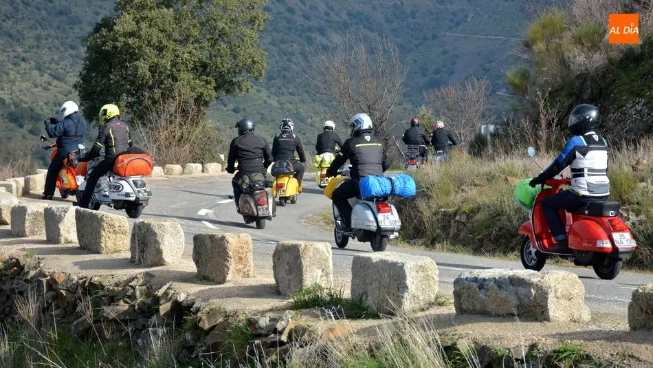 Foto 9 - La &lsquo;Vespa CovaDouro 2020&rsquo; descubre las Arribes del Huebra en el Puerto de La Molinera