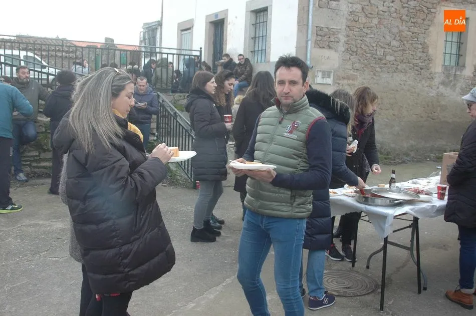 Foto 2 - Escuernavacas despide sus fiestas con una rica paellada  