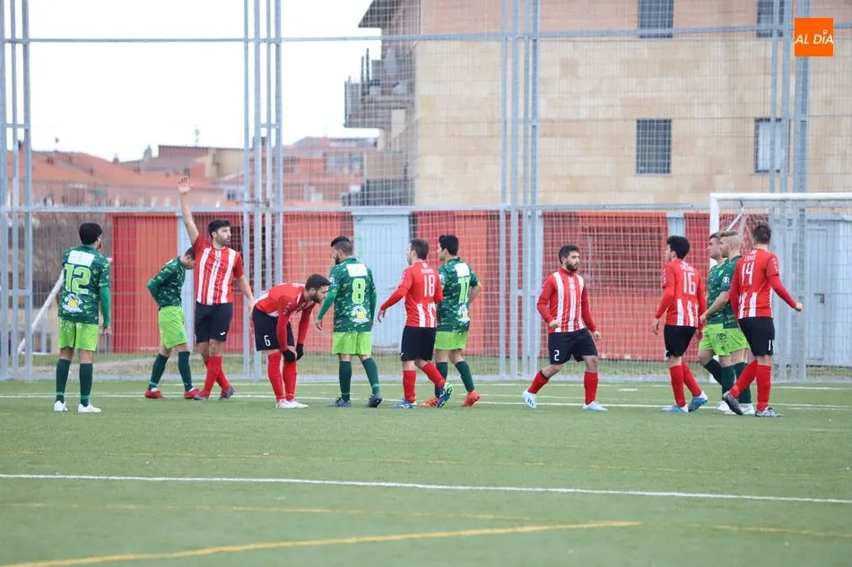 Foto 6 - El Real Salamanca Monterrey se a&uacute;pa al liderato de la Provincial de Aficionados tras derrotar al...
