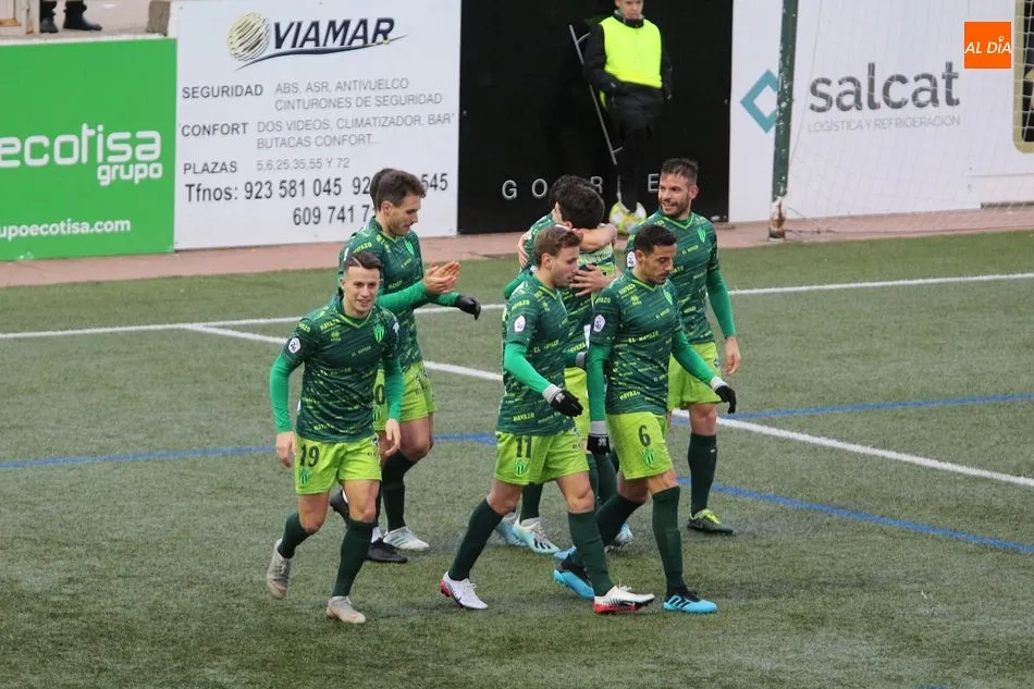 Foto 6 - Un Guijuelo en clara mejor&iacute;a vence con autoridad a la Real Sociedad B (3-0)