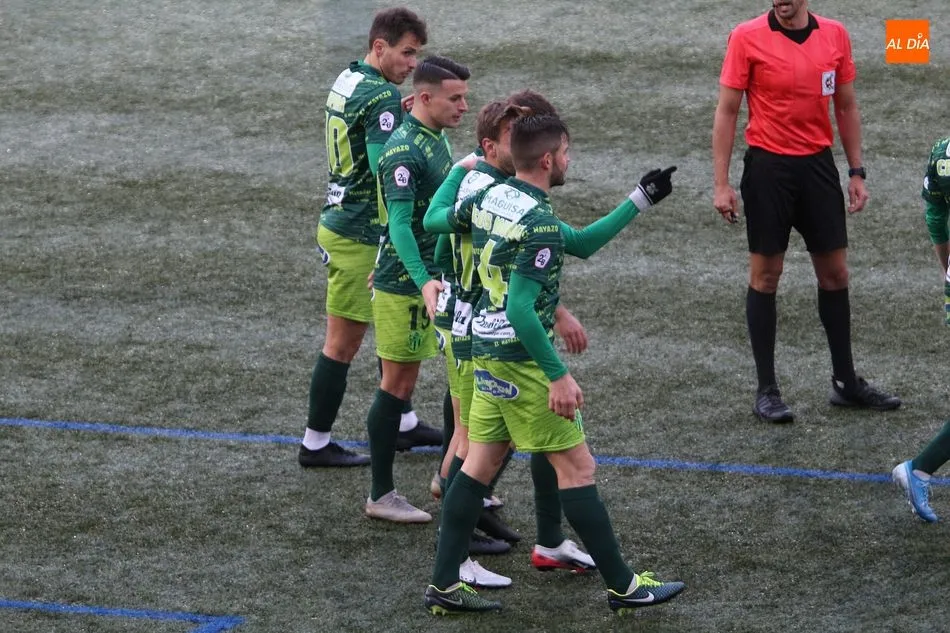 Foto 4 - Un Guijuelo en clara mejor&iacute;a vence con autoridad a la Real Sociedad B (3-0)