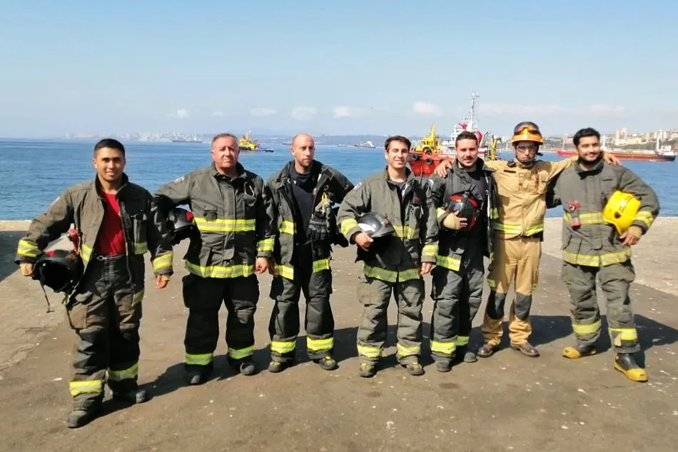 Foto 2 - Dos bomberos de B&eacute;jar se encuentran en Chile realizando pr&aacute;cticas profesionales