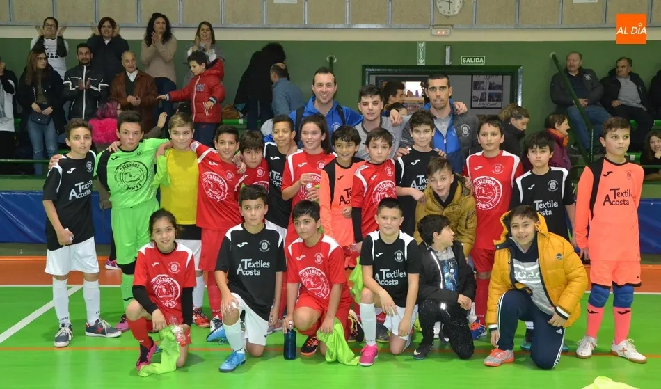 El III Alevín A se toma la revancha en el derby fratricida del Club en medio de un ambientazo  