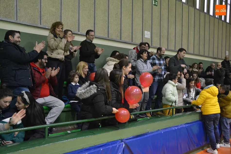 Foto 7 - El III Alev&iacute;n A se toma la revancha en el derby fratricida del Club en medio de un ambientazo  
