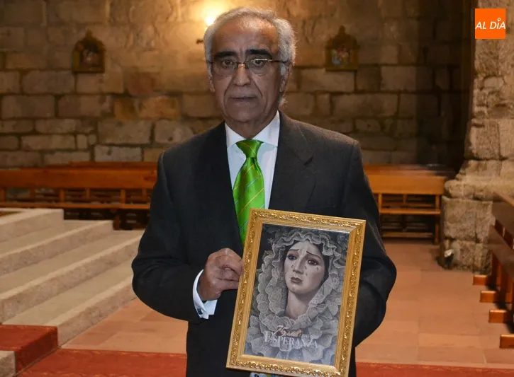 Foto 5 - La emoci&oacute;n de Nuestra Se&ntilde;ora de la Esperanza se plasma en el cartel anunciador del 75 aniversario ...
