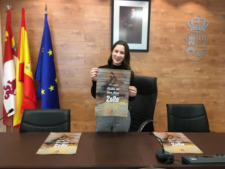 La concejal de festejos, Laura Rodríguez, en la presentación del cartel.