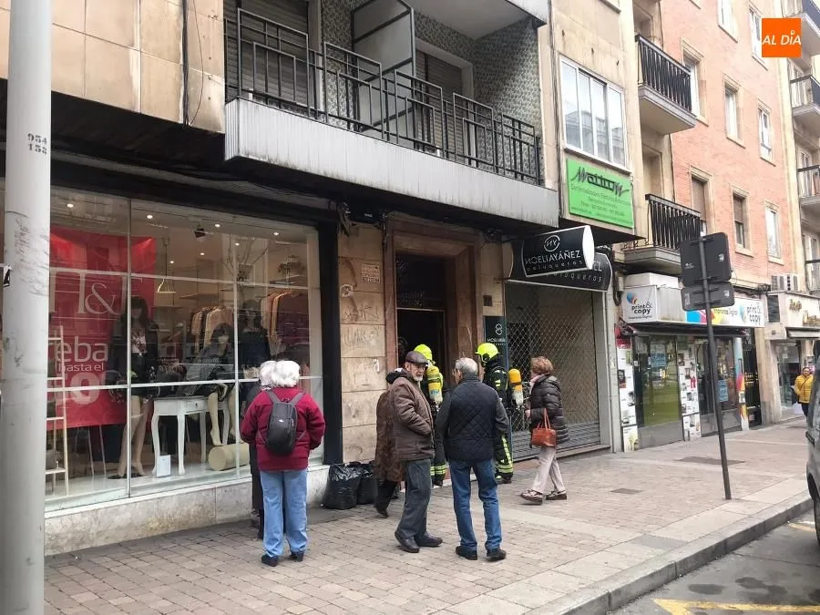 Foto 5 - El incendio de una caldera moviliza dos dotaciones de Bomberos en la avenida de Portugal