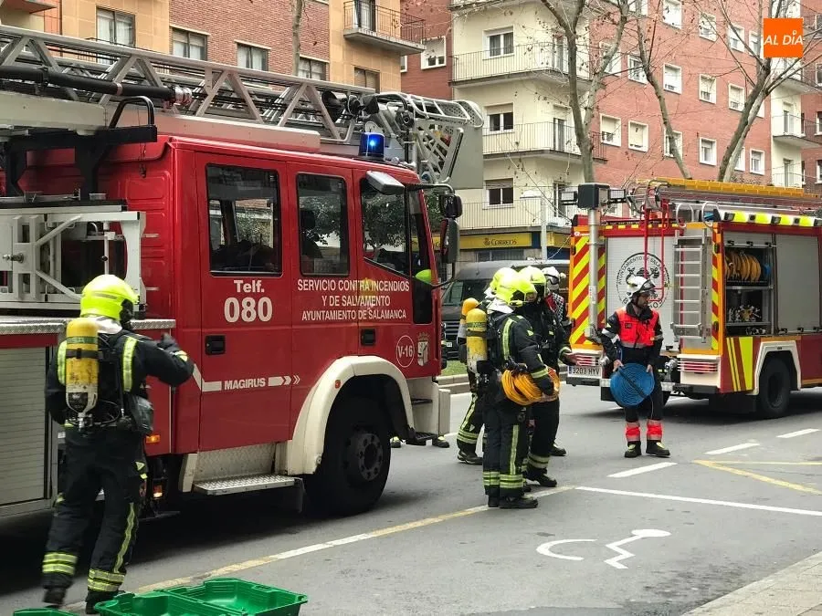 Foto 3 - El incendio de una caldera moviliza dos dotaciones de Bomberos en la avenida de Portugal