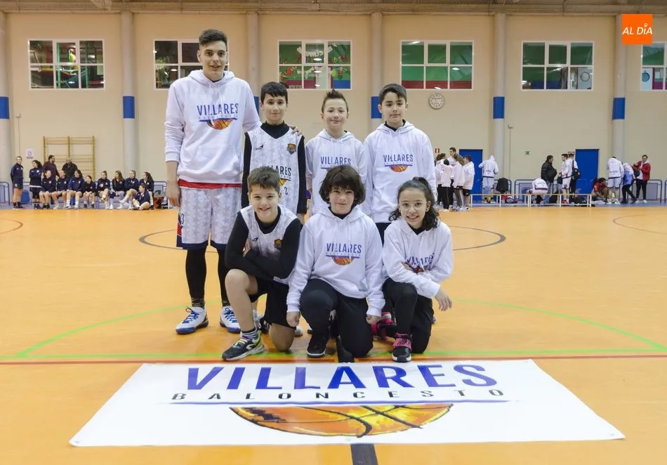 Foto 7 - Gran presentaci&oacute;n de los equipos de Villares de la Reina