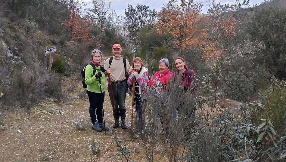Algunos de los participantes en la marcha antes de iniciar el recorrido