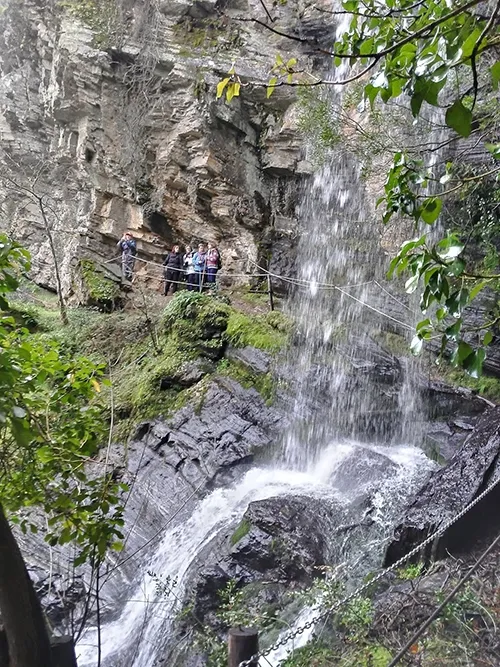 Foto 3 - El grupo de Senderismo Domingueros Viti recorre la Senda de Unamuno en Masueco  