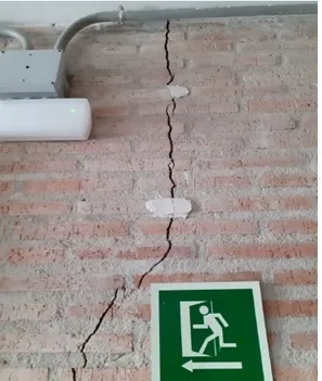Foto 2 - Quejas de las familias por el deterioro del edificio del CEIP Campo Charro