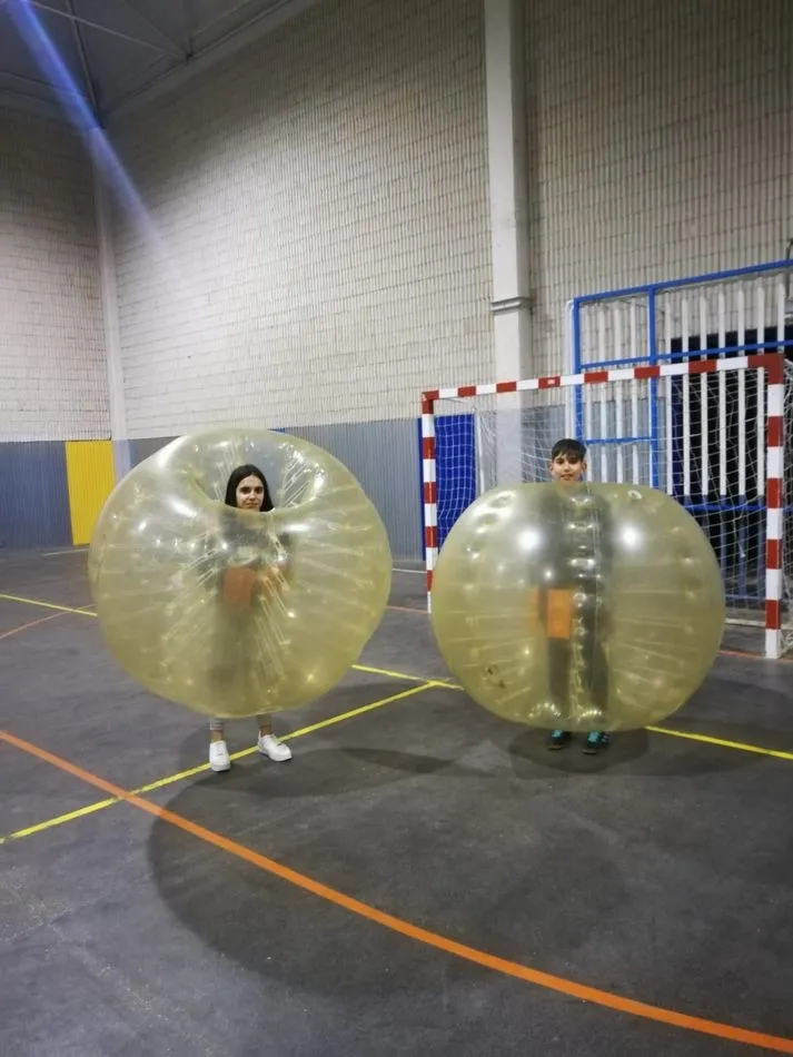 Foto 4 - El f&uacute;tbol burbuja llega al Calasanz  