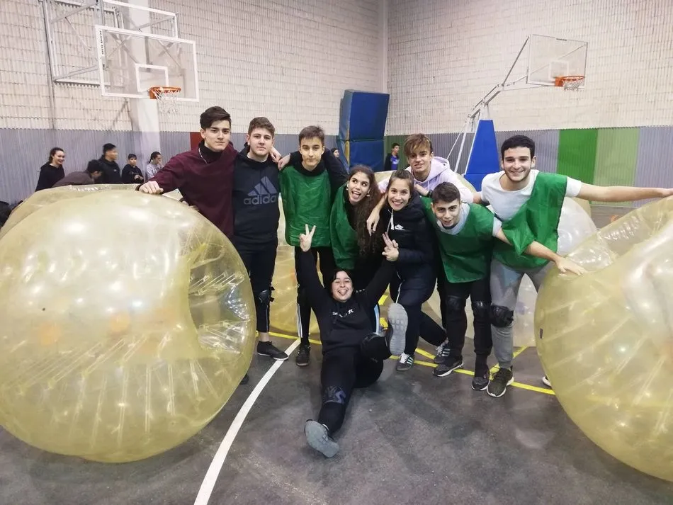 Participantes en la actividad, que dejó muchas risas y algún que otro gol