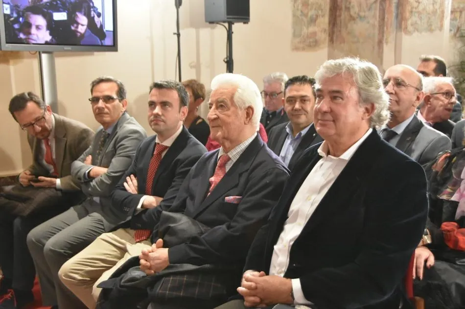 Foto 10 - Homenaje a "una excelente labor formativa" durante la entrega del Premio de Tauromaquia Castilla y...