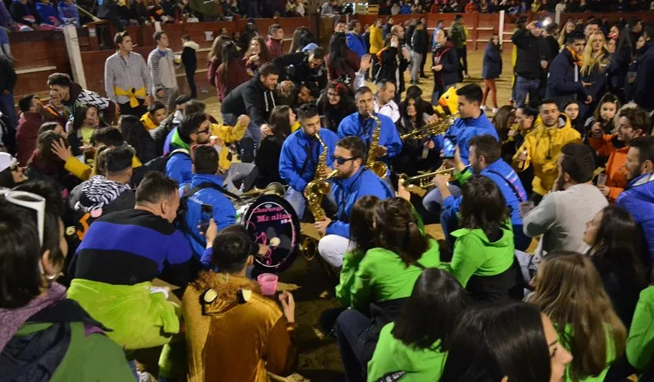 Actuación de Manliao en la capea nocturna del año pasado | Foto @kisanghani