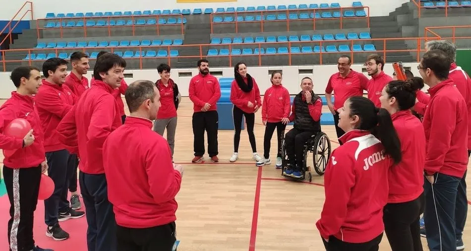 Foto 3 - Primera experiencia de deporte adaptado para ni&ntilde;os de mano de la Fundaci&oacute;n Aviva  
