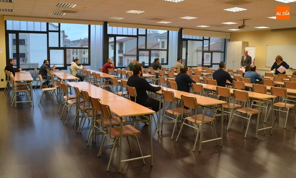 Cinco aspirantes aprueban el examen decisivo para la plaza de Oficial de 1ª de Albañilería  