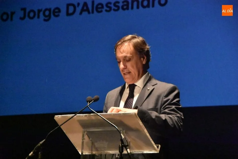 Foto 4 - Jorge D&rsquo;Alessandro presenta ante toda Salamanca su Trofeo Zamora