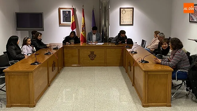 El Salón de Plenos acogía la reunión preparatoria del Carnaval 2020