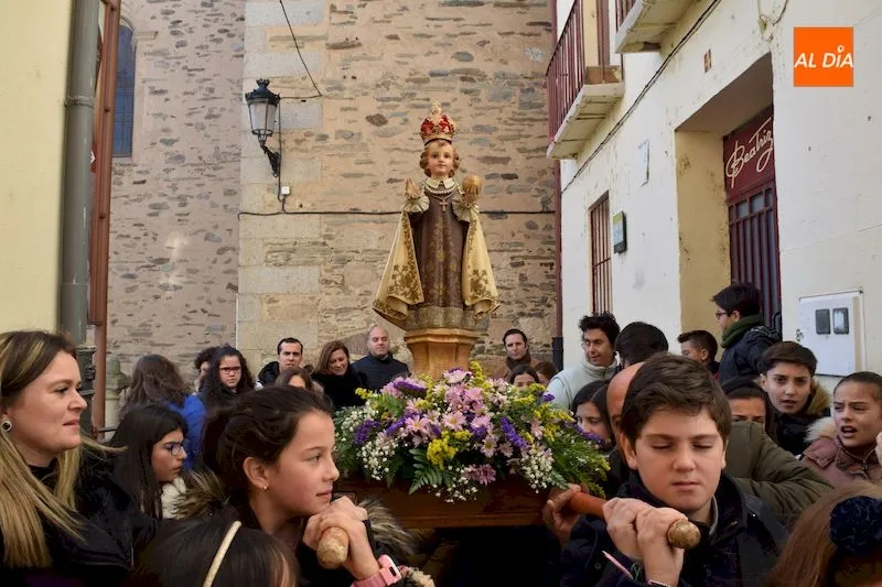 Procesión del Niño Jesús de Praga en Alba de Tormes / Pedro Zaballos